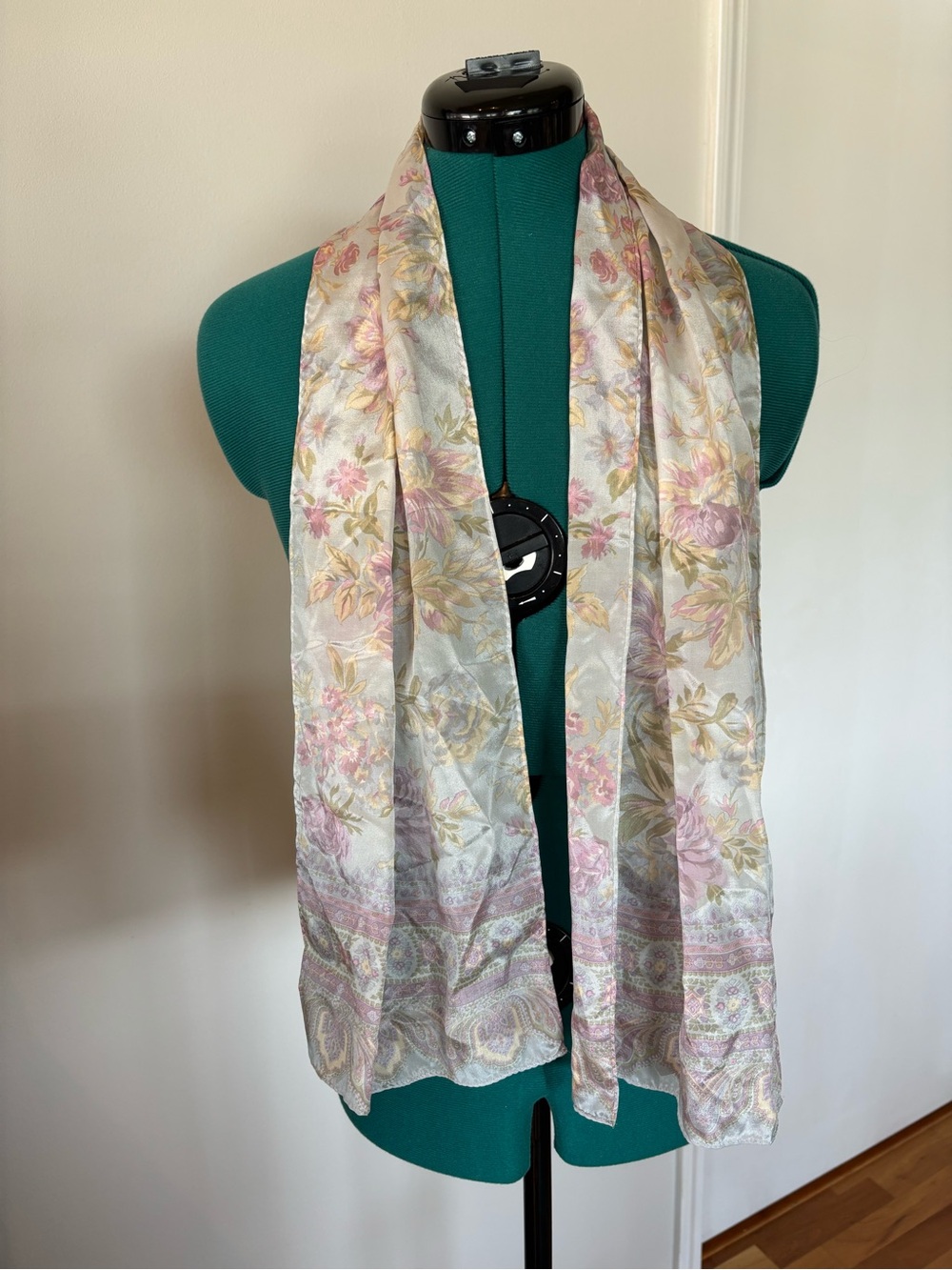 Liz Claiborne vintage light blue floral print silk scarf EUC